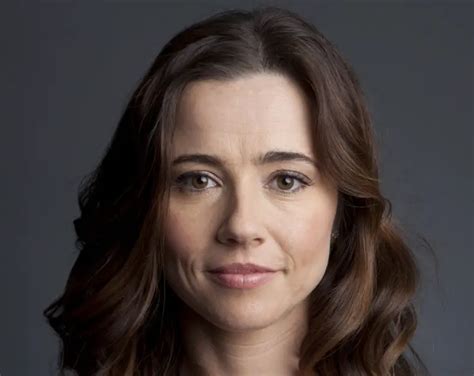 linda cardellininude|Linda Cardellini Body Measurements Bra Size Height Weight Age。